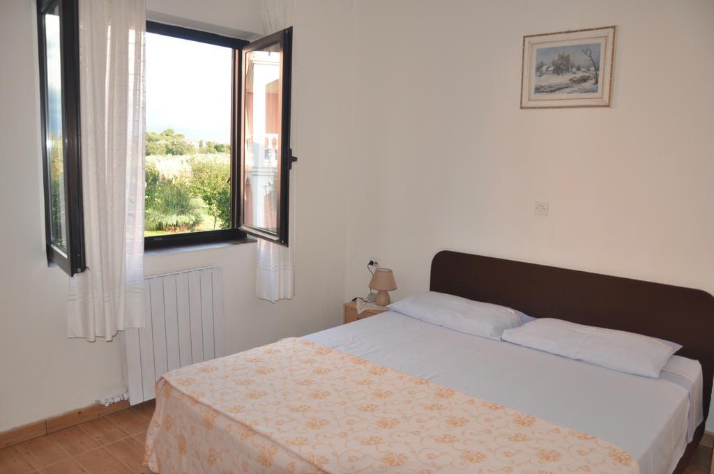 Franko Apartmani Zambratija (Istria) Exterior foto